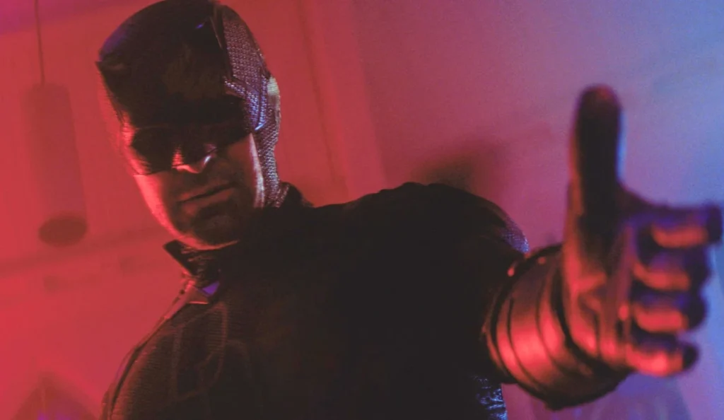 Matt Murdock em cena de tensão no episódio 5 de Demolidor Renascido