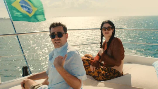 Erros Épicos: nova comédia viciante da Netflix é puro caos e só piora a cada episódio