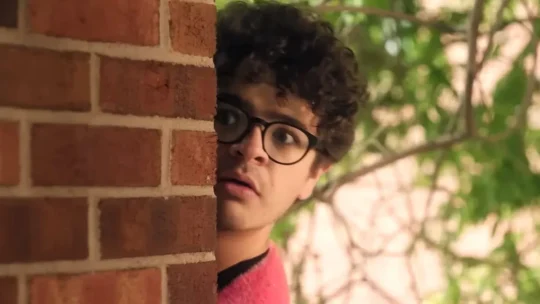 Noite da Pizza: astro de Stranger Things estrela comédia caótica no Disney+