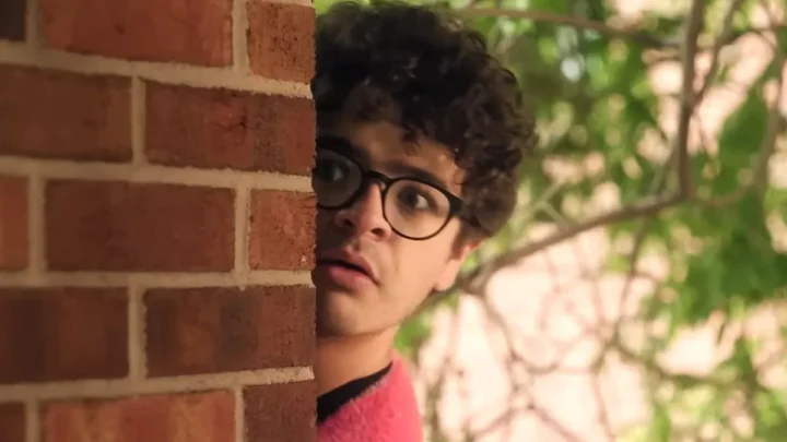 Noite da Pizza: astro de Stranger Things estrela comédia caótica no Disney+