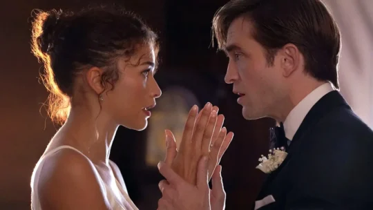 O Drama: filme com Zendaya e Robert Pattinson transforma amor em conflito intenso