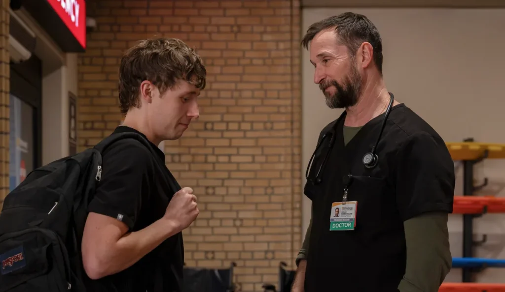 Elenco de The Pitt em cena da série da HBO Max