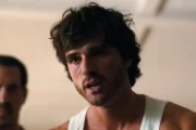 Jacob Elordi negocia papel em novo filme de Ari Aster com Scarlett Johansson