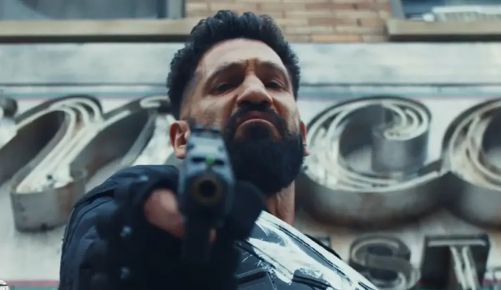 Jon Bernthal como Frank Castle em cena de O Justiceiro: Uma Última Morte