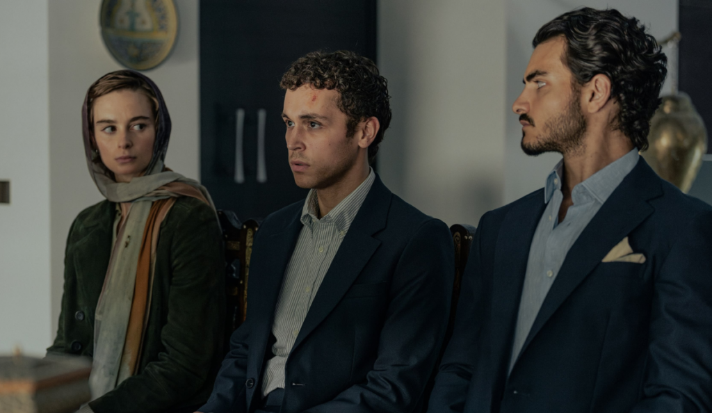 Cena da 2ª temporada de A Agência, série de espionagem do Paramount+