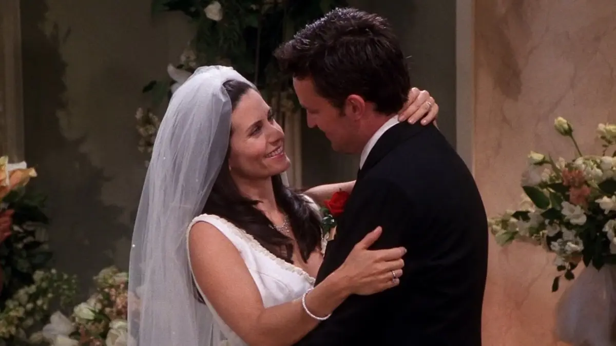 Monica e Chandler em cena de Friends