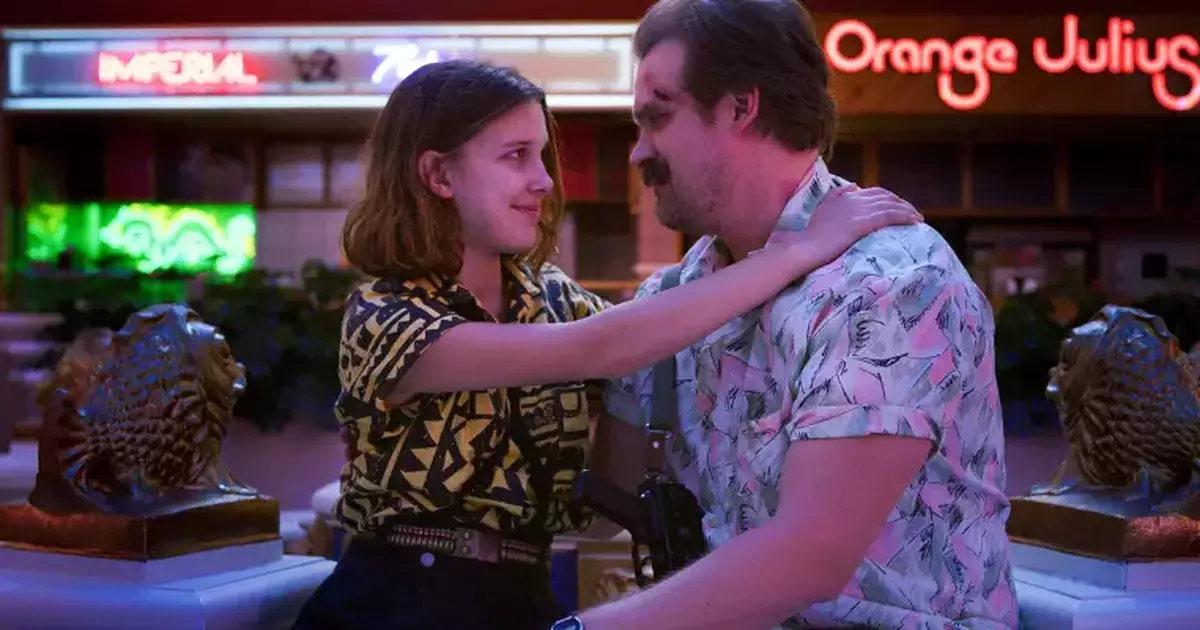 Millie Bobby Brown e David Harbour voltarão a interpretar pai e filha em nova série de suspense da Netflix