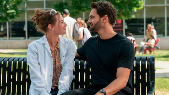Adaptação de A Hipótese do Amor ganha data de estreia no Prime Video; saiba quando