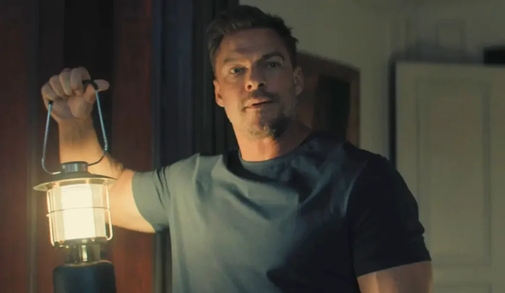 Alan Ritchson como Jack Reacher em cena da série Reacher, do Prime Video