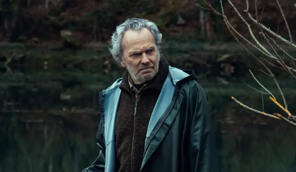 Martín, interpretado por Jose Coronado, aparece em cena do filme Conspiradores, da Netflix