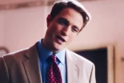 Primetime: Robert Pattinson vira jornalista controverso em primeiro trailer; assista