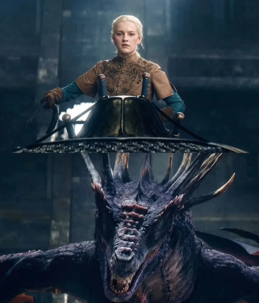 Montagem de A Casa do Dragão mostra Helaena montada em um dragão e Dreamfyre em destaque