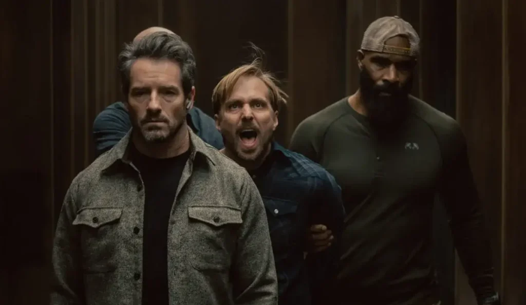 Equipe em missão no 5º episódio da 3ª temporada de Lioness