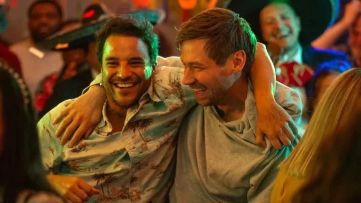 Meu Melhor Amigo, sua Namorada e Eu: comédia da Netflix transforma amizade em uma grande disputa