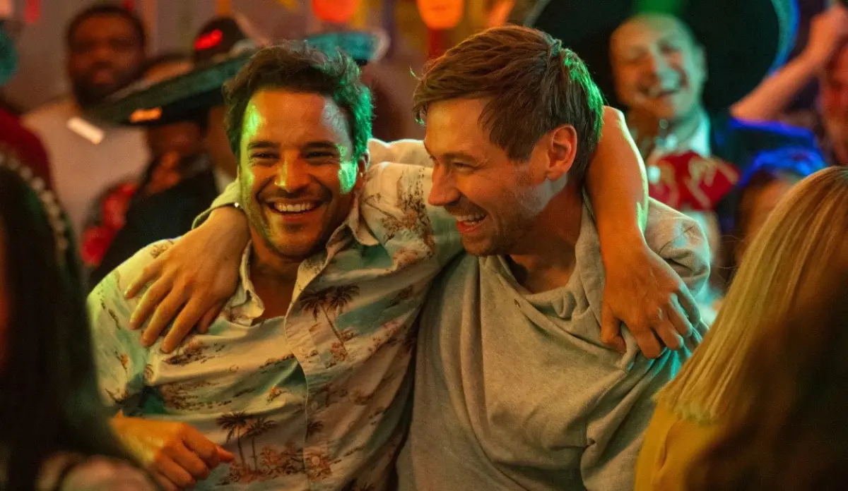Meu Melhor Amigo, sua Namorada e Eu: comédia da Netflix transforma amizade em uma grande disputa