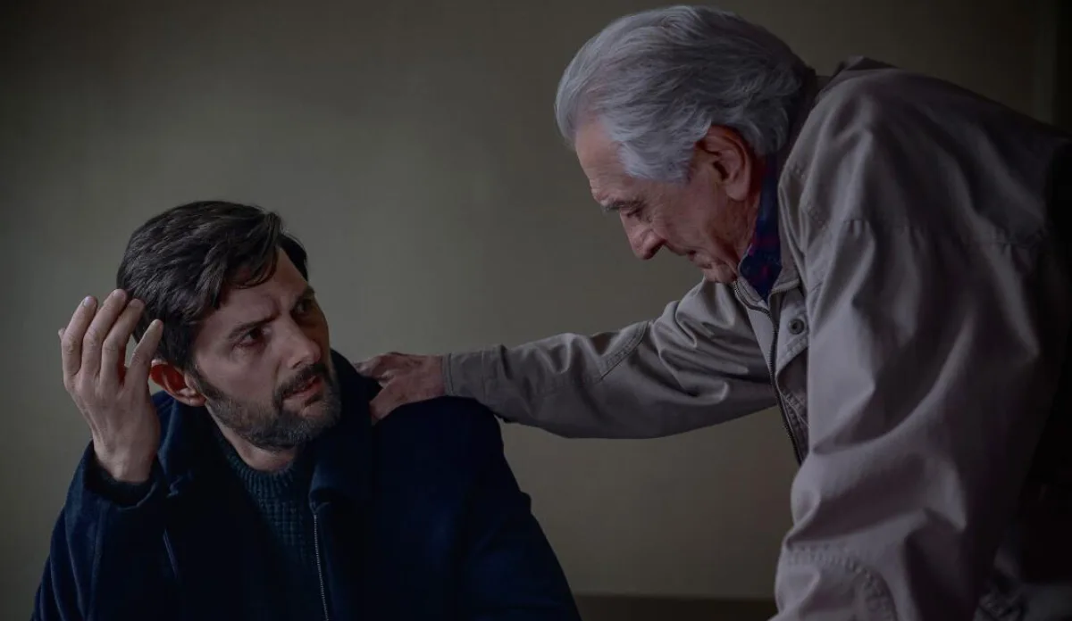 O Homem que Sussurra: novo suspense da Netflix reúne Robert De Niro e Adam Scott