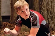 Josh Hutcherson comenta sobre possível retorno à franquia de Jogos Vorazes