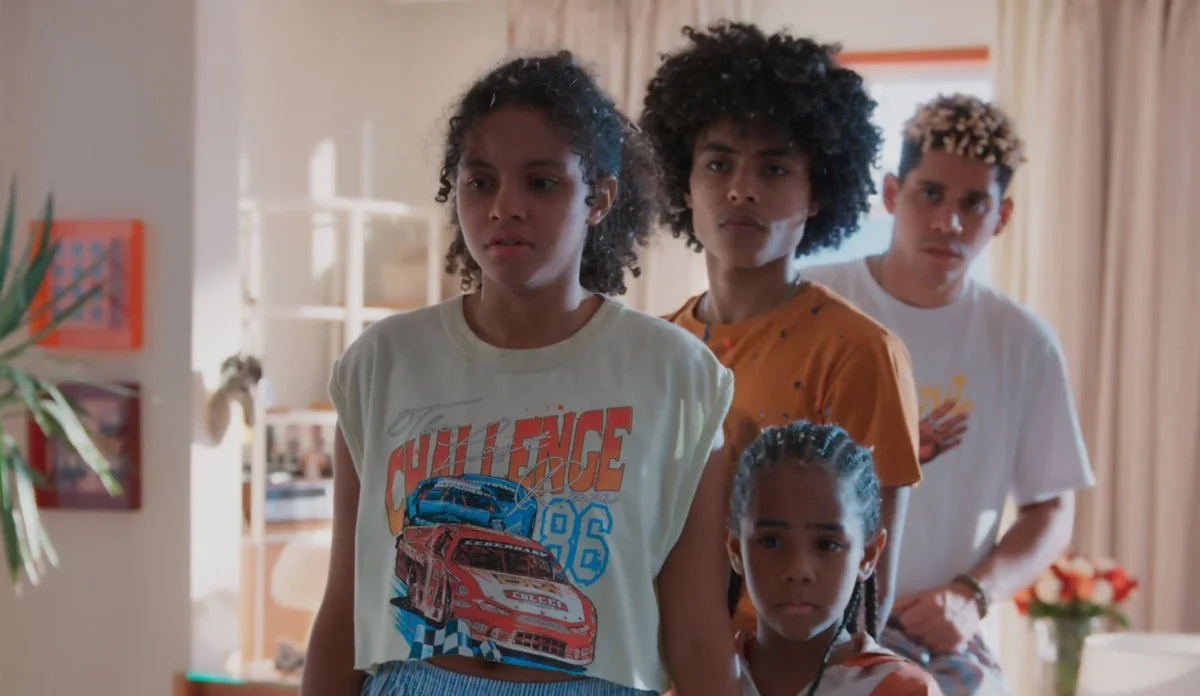 Por Você (28/08): Bela ganha guarda dos filhos de Juli, mas Peixe decide fugir