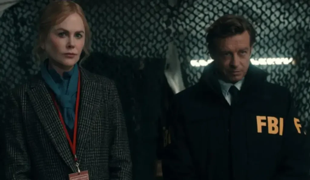 Simon Baker em cena na série policial Scarpetta Médica Legista