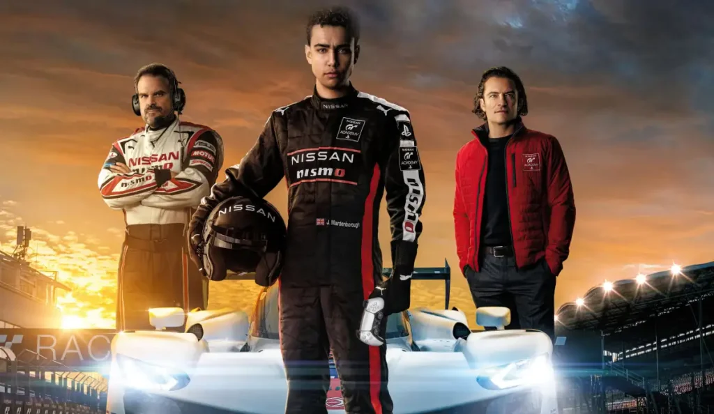Archie Madekwe como Jann Mardenborough durante uma corrida em Gran Turismo: De Jogador a Corredor