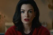 Anne Hathaway e Dakota Johnson vivem jogo perigoso no trailer de Verity