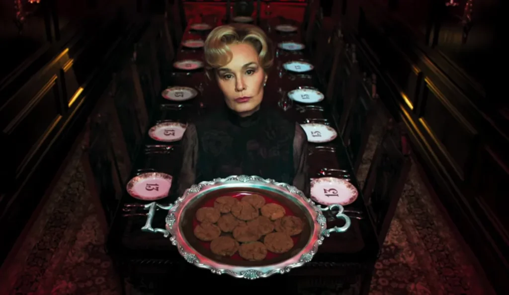 American Horror Story: saiba quais episódios rever antes da estreia da 13ª temporada