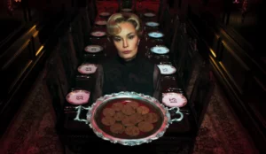 American Horror Story: saiba quais episódios rever antes da estreia da 13ª temporada