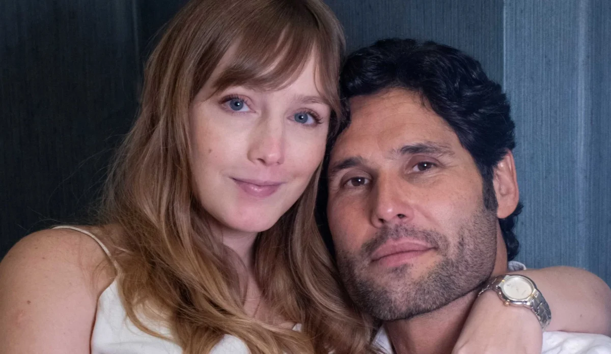 Malu Rodrigues e Dudu Azevedo em Amor Sob Vigilância, nova produção vertical do Globoplay