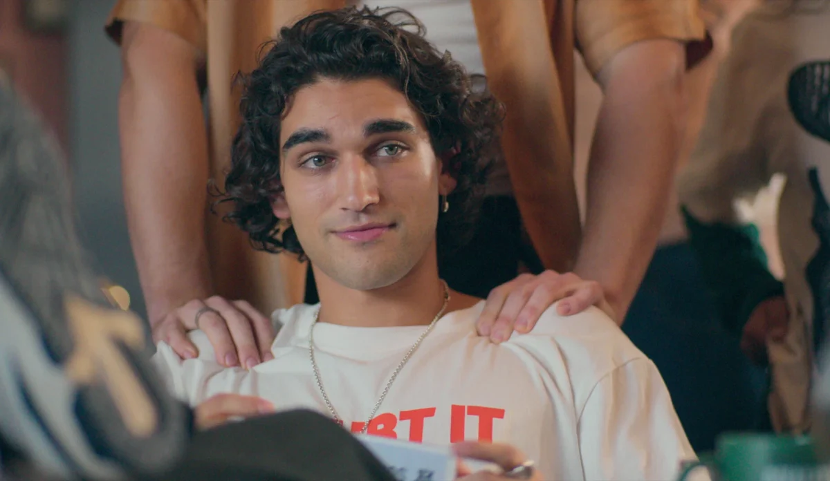 Josh Heuston, astro de Off Campus, viverá protagonista na adaptação de Puro Impulso