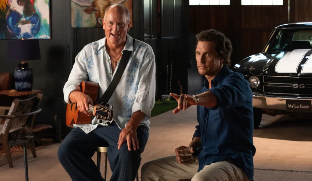 Matthew McConaughey e Woody Harrelson em cena de Irmãos
