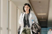Kim Ji Won enfrenta médicos corruptos em cena inédita de Doctor X