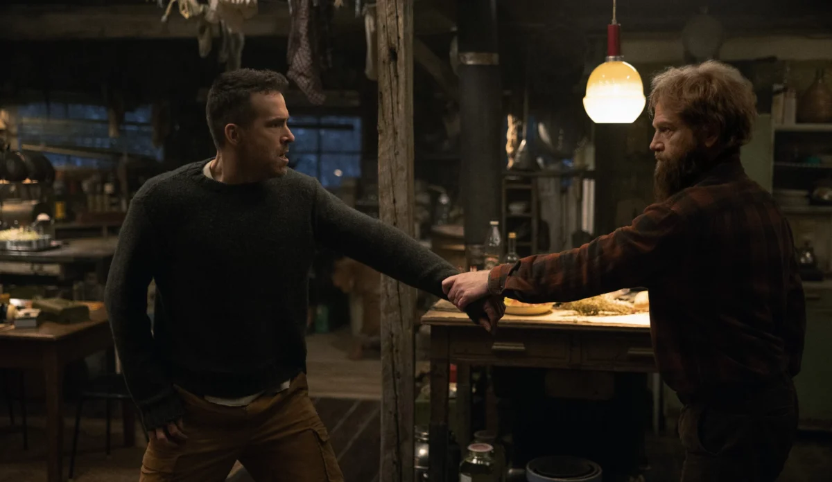 Ryan Reynolds interpreta um piloto da Marinha dos Estados Unidos no filme Mayday, da Apple TV.