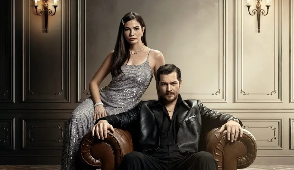 Çağatay Ulusoy e Demet Özdemir juntos em cena de O Sonho de Esref