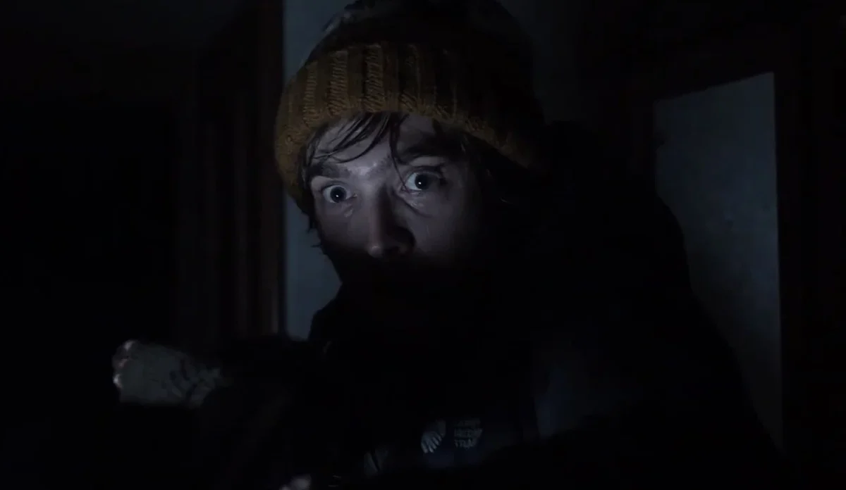 Austin Abrams como Bryan