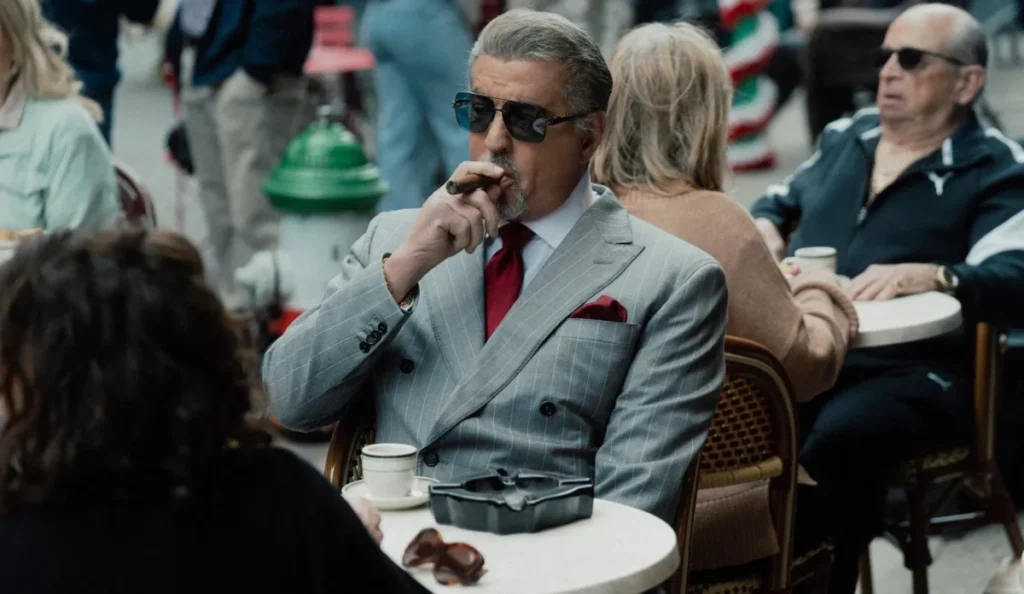 Dwight Manfredi em cena da 4ª temporada de Tulsa King no Paramount