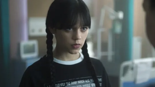 Wandinha: 3ª temporada avança na Netflix após fim das filmagens; veja nova imagem