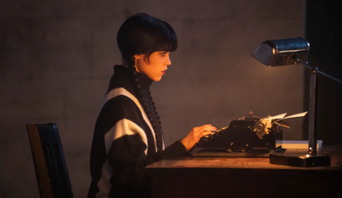 Jenna Ortega como Wandinha em nova imagem da 3ª temporada da série da Netflix