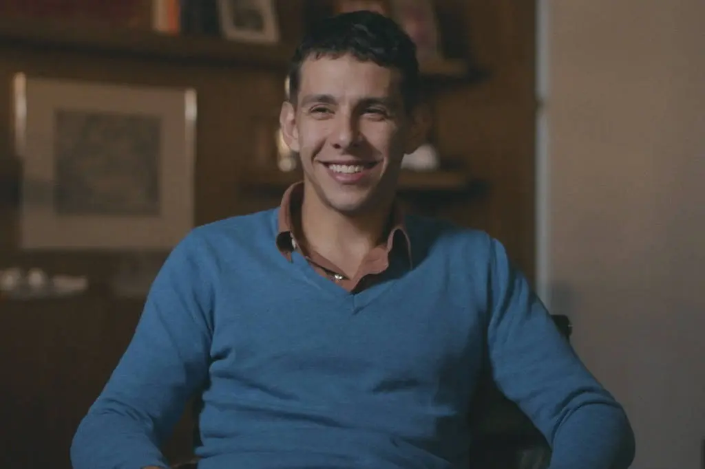 Arthur durante depoimento no documentário O Testamento: O Segredo de Anita Harle