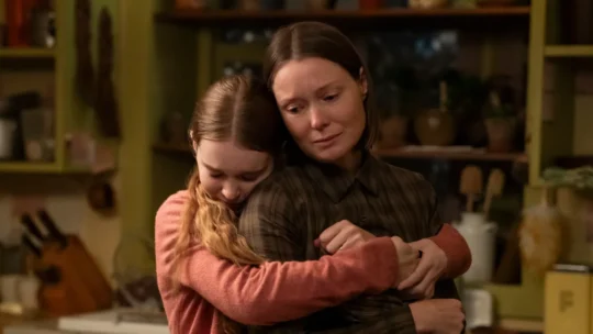 Carrie: Samantha Sloyan explica por que nova Margaret White começa diferente