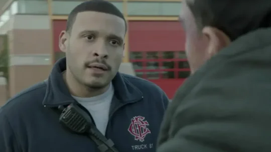 Chicago Fire: trailer do episódio 300 antecipa despedida de Joe Cruz