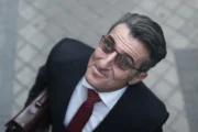 Colisão Implacável: assalto dá errado e revela traições no novo filme da Netflix