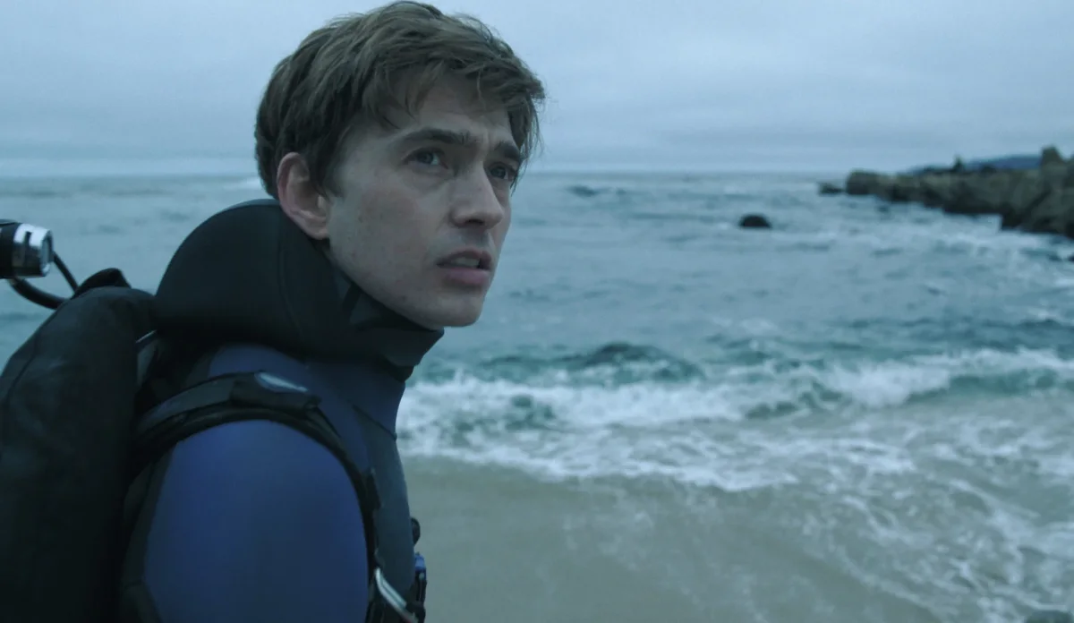 Dentro da Baleia: onde assistir ao suspense com Josh Brolin e Austin Abrams