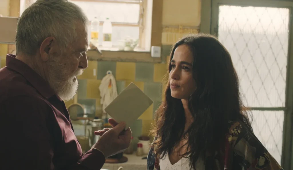 Nanda Costta interpreta Irina Petrov, terapeuta espiritual envolvida na trama de Dom de Iludir, da Netflix