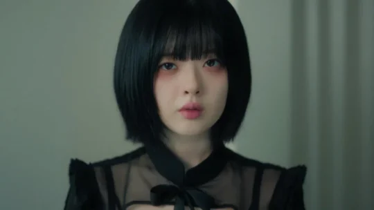 Francesca Next Door: vampira faz acordo secreto com colega em novo trailer