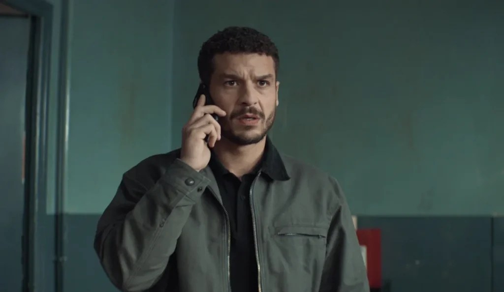 Cena da quarta temporada de Lupin, produção francesa de suspense estrelada por Omar Sy