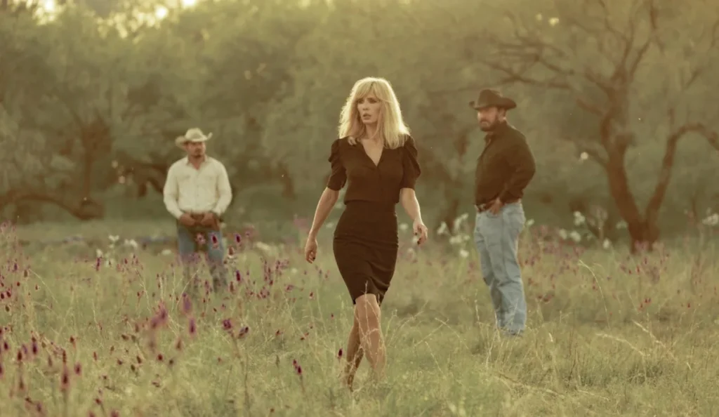 Kelly Reilly interpreta Beth Dutton na série Rancho Dutton, produção original do Paramount+