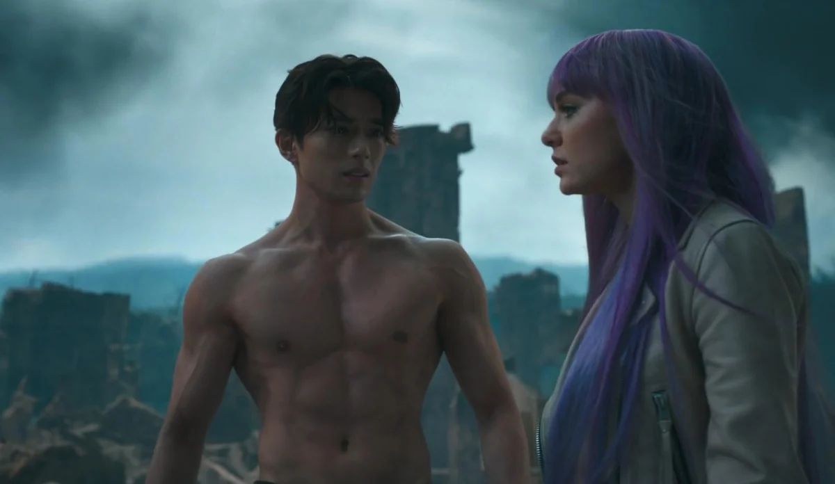 Seiya e Sienna juntos no filme Os Cavaleiros do Zodíaco