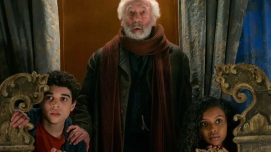 Simon Callow como Senhor Blunden na aventura O Incrível Senhor Blunden