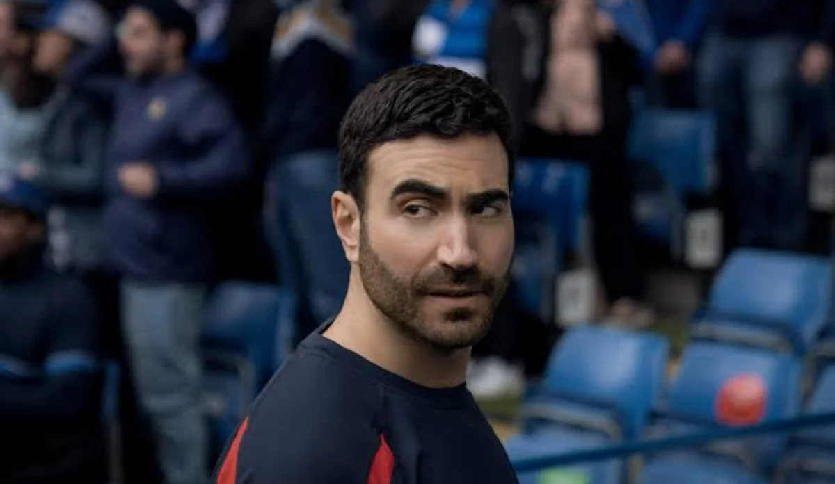 Brett Goldstein como Roy Kent em cena da quarta temporada de Ted Lasso