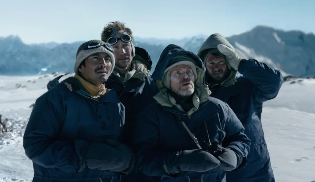 Willem Dafoe interpreta o coronel John Hunt no filme Tenzing, lançado pela Apple TV